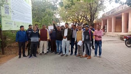 टीएसपी शिक्षकों के समायोजन की मांग, जिलेभर में प्रशासन को सौंपे ज्ञापन