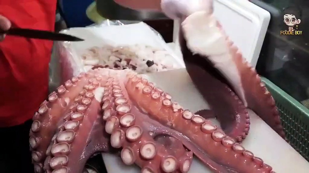 20KG giant octopus cutting process Part 2 - video Dailymotion