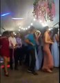 El suelo se cae durante la hora loca de una celebración