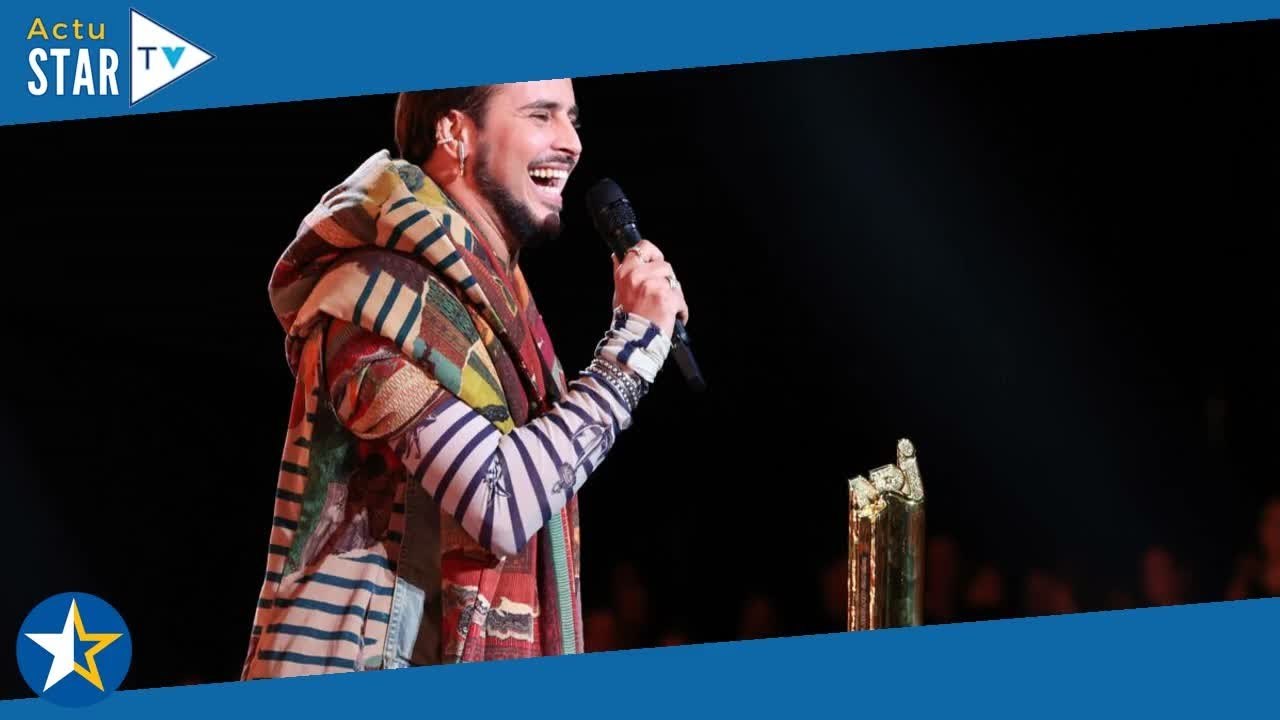 Yanis Marshall partage une superbe photo avec les candidats de la Star Academy, un détail interpelle