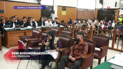 Ekspresi Putri Dengar Ahli Ceritakan Perubahan Sikap Yosua Usai Jadi 'Kepala Rumah Tangga'
