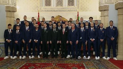 Fas Kralı 6. Muhammed, milli takım oyuncularını anneleriyle birlikte kabul etti