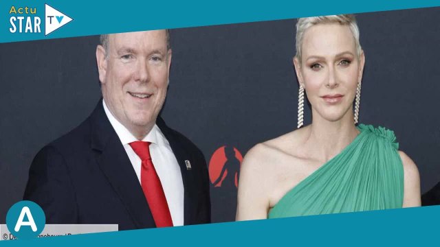 Albert et Charlene en famille : ils posent avec Jacques et Gabriella pour leur carte de Noël