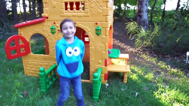 Swan prépare un délicieux Barbecue pour un invité surprise - Kids Pretend Play Barbecue BBQ