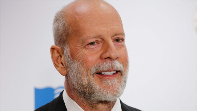 VOICI - Bruce Willis bientôt grand-père : l'une de ses filles annonce sa grossesse avec un ventre déjà très rond
