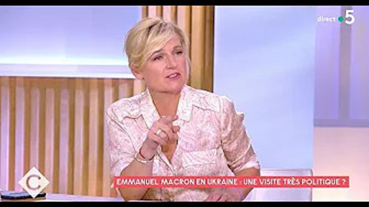 C à vous : accrochage en direct sur France 5, Anne-Elisabeth Lemoine perd le contrôle