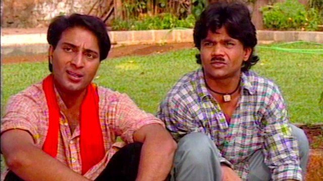 Rajpal Yadav Teases Cute Girl- Aap To Tees Maar Khan Hain