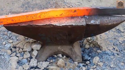 Rusted Railway Track Forged into a Beautiful Knife 