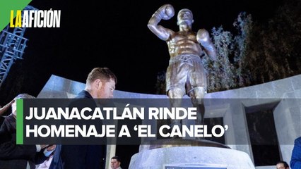 Canelo' es inmortalizado con estatua en su casa; se dijo contento por triunfo argentino