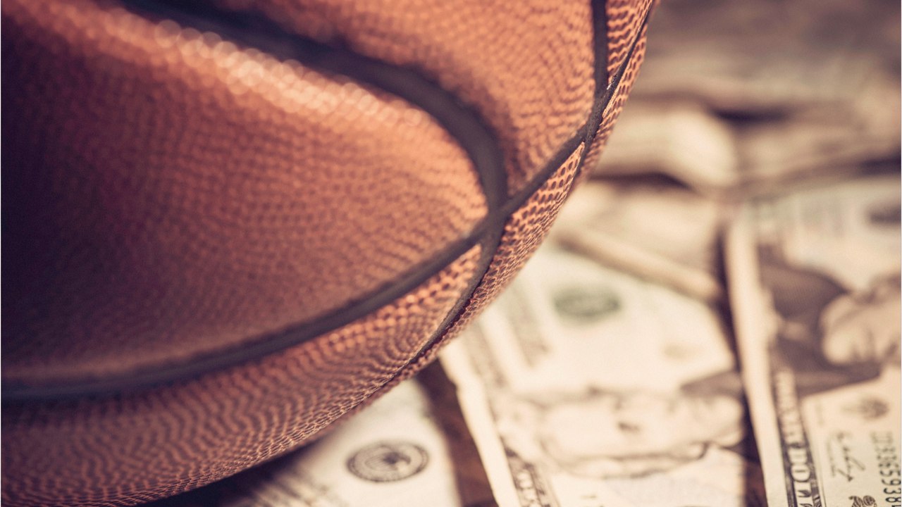 NBA : un milliardaire rachète les Suns de Phoenix pour un montant record