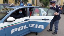 Roma, la polizia consegna doni ai bimbi ricoverati all'ospedale San Camillo