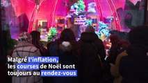 À quelques jours des fêtes, des Parisiens font leurs derniers achats