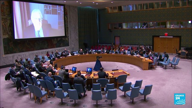 Female students turned away from Afghan universities after Taliban ban