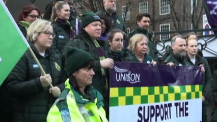 In Gran Bretagna scioperano gli addetti alle ambulanze