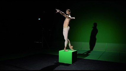 Roberto Bolle nel metaverso col suo Avatar in "Danza con me"