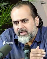 वो अलग हैं, उनकी दोस्ती भी अलग है __ आचार्य प्रशांत