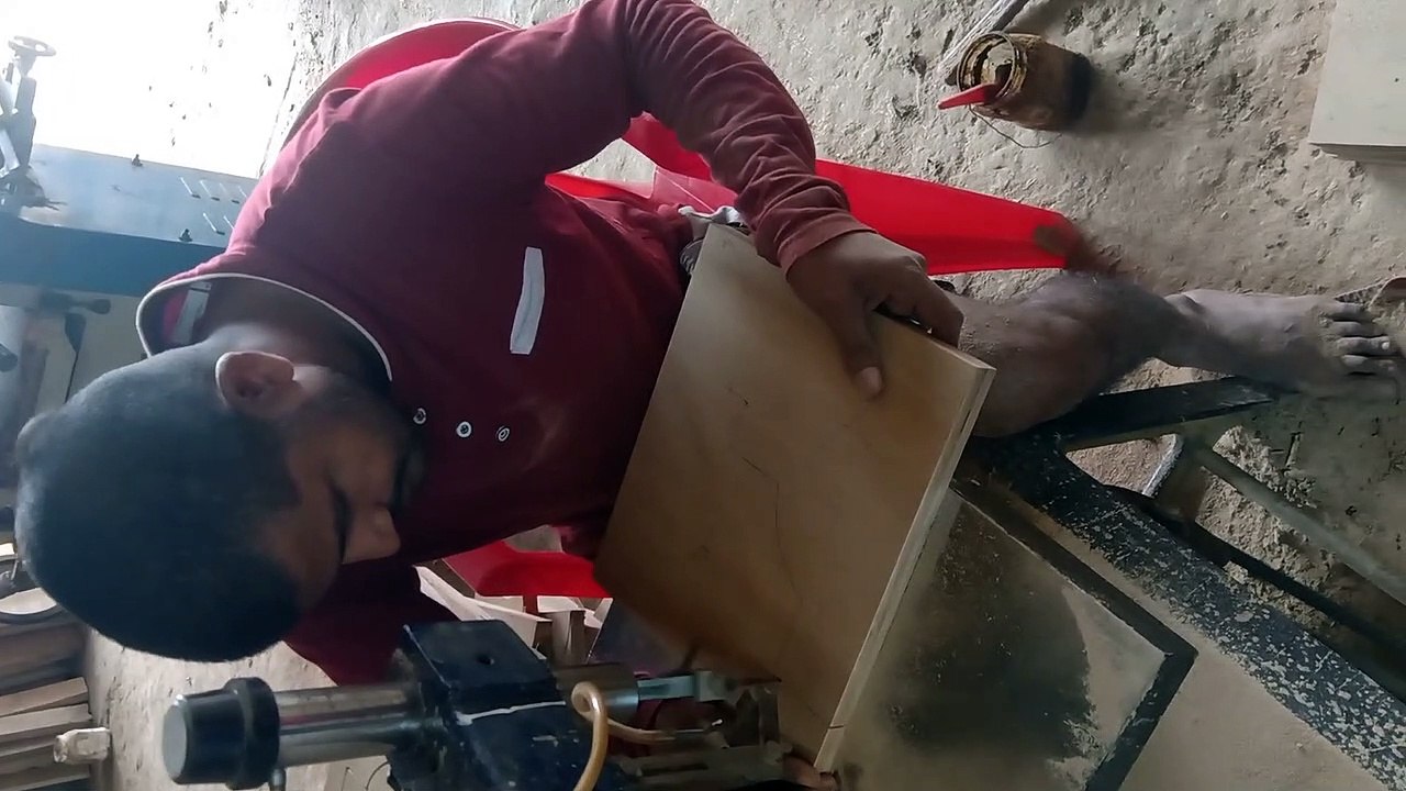 Jigsaw table machine