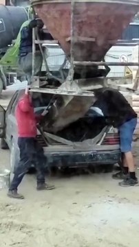 Livraison de béton frais... dans le coffre de la voiture
