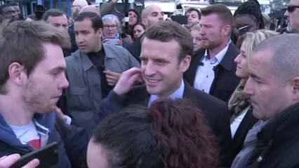 VOICI : Emmanuel Macron : cette star de l'humour avec qui il était scolarisé