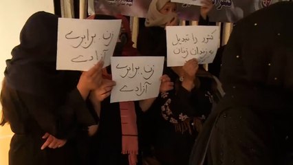 الحكومة الأفغانية بزعامة طالبان تغلق الجامعات الحكومية والخاصة أمام الطالبات