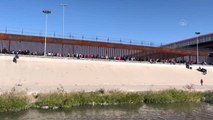 CİUDAD JUAREZ - Meksika'nın Ciudad Juarez kentindeki göçmenlerin bekleyişi sürüyor (2)