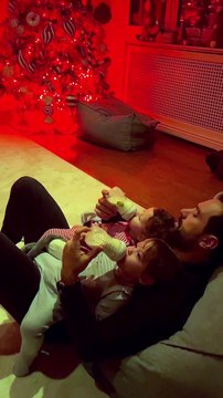 Σάκης Τανιμανίδης: Το νέο τρυφερό στιγμιότυπο με τις δίδυμες κόρες του ξετρέλανε τα social media