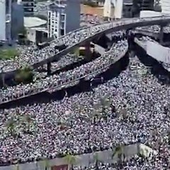 Buenos Aires'te beş milyona yakın taraftar Arjantin'i karşılamak için sokaklara döküldü