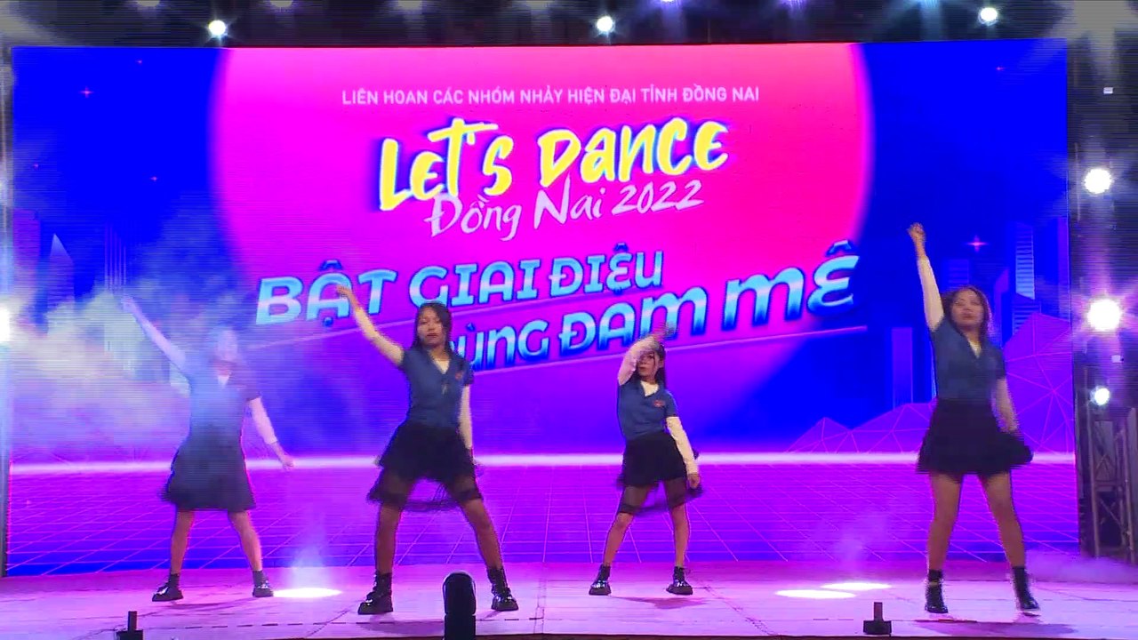 LETS DANCE 17-12 P3