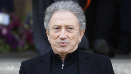 GALA VIDEO - “Il était un peu barge” : Michel Drucker fait des révélations sur un célèbre animateur télé