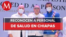 Rutilio Escandón entrega reconocimientos a personal de salud en Chiapas