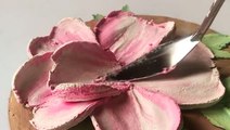 Sculpting 3D flowers with paint