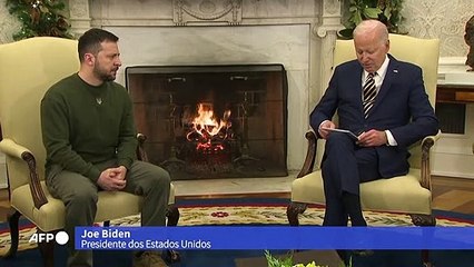 Zelensky: "Paz justa é a Rússia pagar pelas agressões"