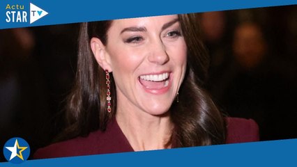 Kate Middleton sublime dans son long manteau : unité familiale pour le concert de Noël à Westminster