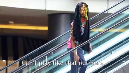 STEALING PEOPLES PHONES ON A ESCALATOR!