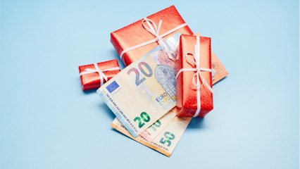 This is why you shouldn't give money for Christmas