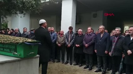 GÖREVİ BAŞINDA KALP KRİZİ GEÇİRİP ÖLEN DOKTOR SON YOLCULUĞUNA UĞURLANDI