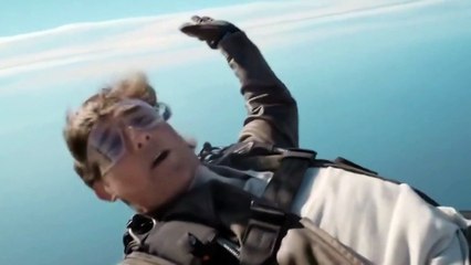 Tom Cruise hayranlarına öyle bir teşekkür etti ki! Uçaktan atlayarak...