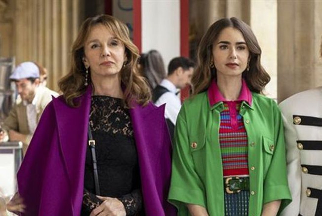 « Emily in Paris » : « Ne faites pas trop de choses à votre visage », Philippine Leroy-Beaulieu (Sylvie Grateau) se confie sur la chirurgie esthétique