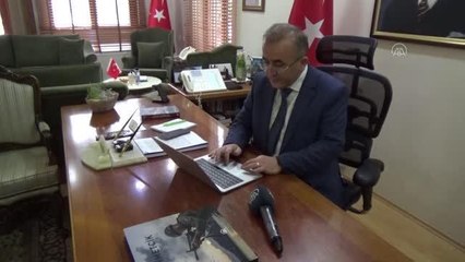 Vali Hatipoğlu, Anadolu Ajansının "Yılın Fotoğrafları" oylamasına katıldı