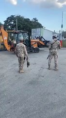 Haitianos bloquean puerta Carrizal-Elías Piña 2/2