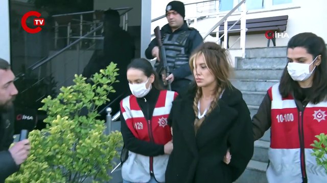 'Ciciş kardeşler' Esra ve Ceyda Ersoy'a polis baskını şoku!
