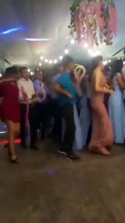 Pérou : Les jeunes diplômés étaient trop nombreux sur la piste de danse