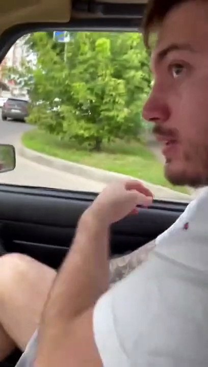 Astuce pour traverser une route à fort trafic