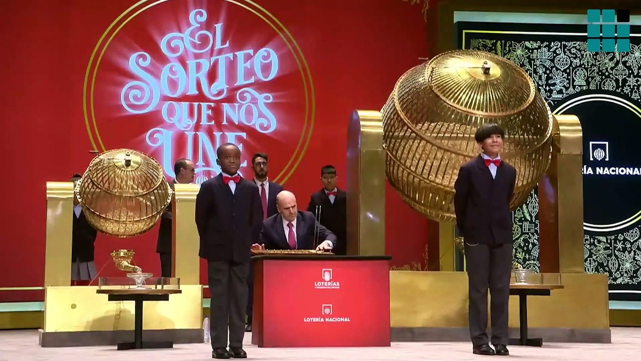 LOTERIA NACIONAL / Una ex trabajadora de Moncloa presente en el salón de Loterías gana el Gordo