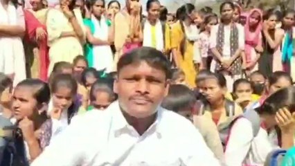 కామారెడ్డి: విద్యార్థుల సమస్యలు వెంటనే పరిష్కరించాలి