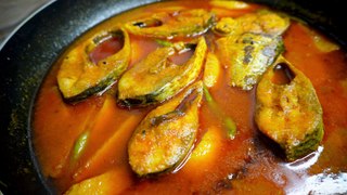 আলু দিয়ে ঝাল ঝাল ইলিশ মাছের ঝোল আহ্ ❗❗ ilish recipe | ilish macher recipe | ilish macher patla jhol