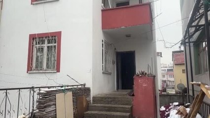 Evinde maskeli biri tarafından bıçaklanan kişi ağır yaralandı