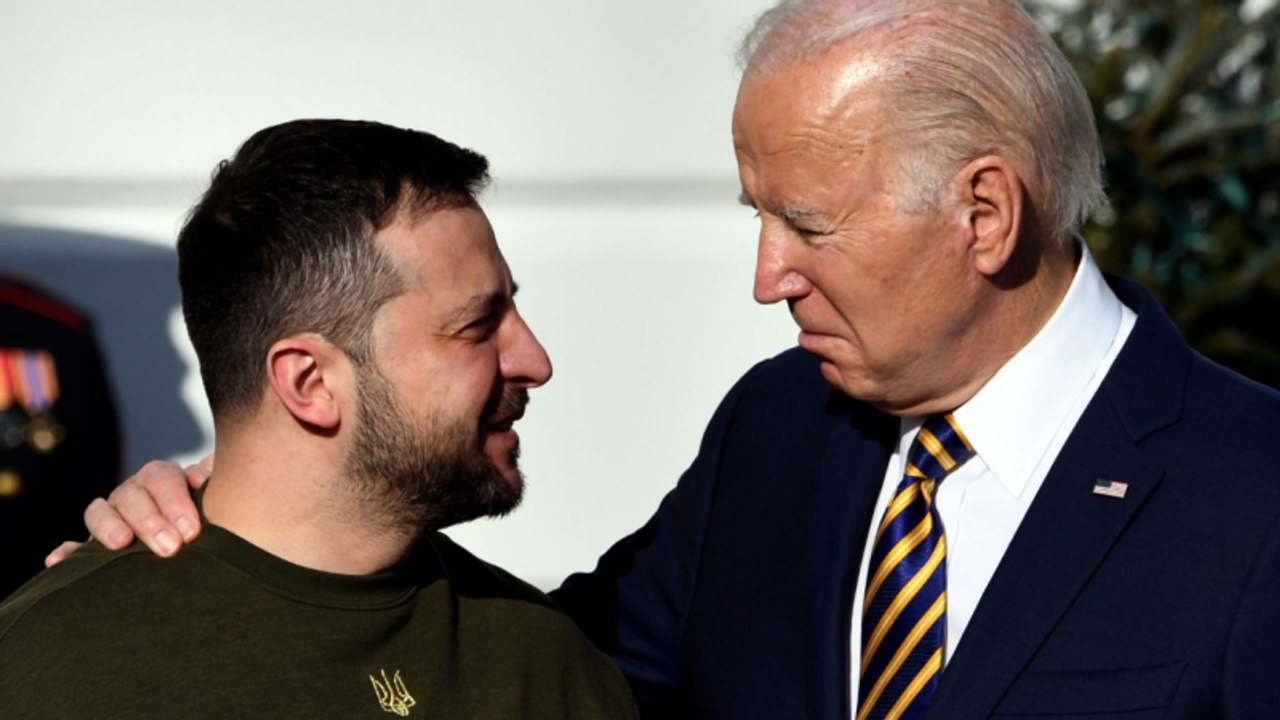 Biden y Zelenski estrechan lazos con un mensaje claro a Putin: "No podemos dejar que nos intimide"