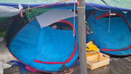 Belçika'da sağlıkçılardan hükümete sığınmacı çağrısı