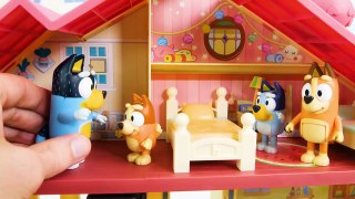 Best Toy Videos for Kids - Bluey Gets a New House & Bluey Goes to School with Peppa Pig